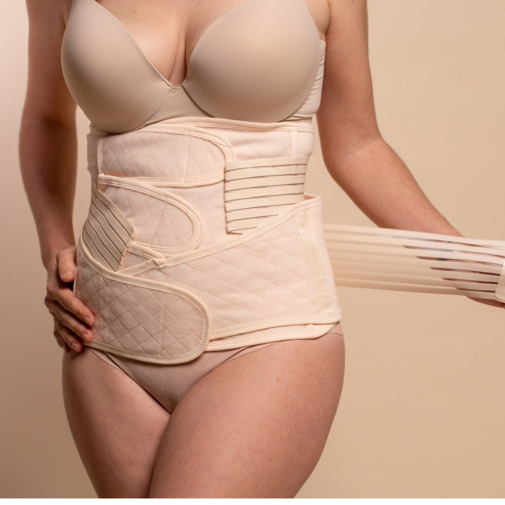 Gaine ou ceinture après une césarienne : quand la mettre et combien de temps la porter ?